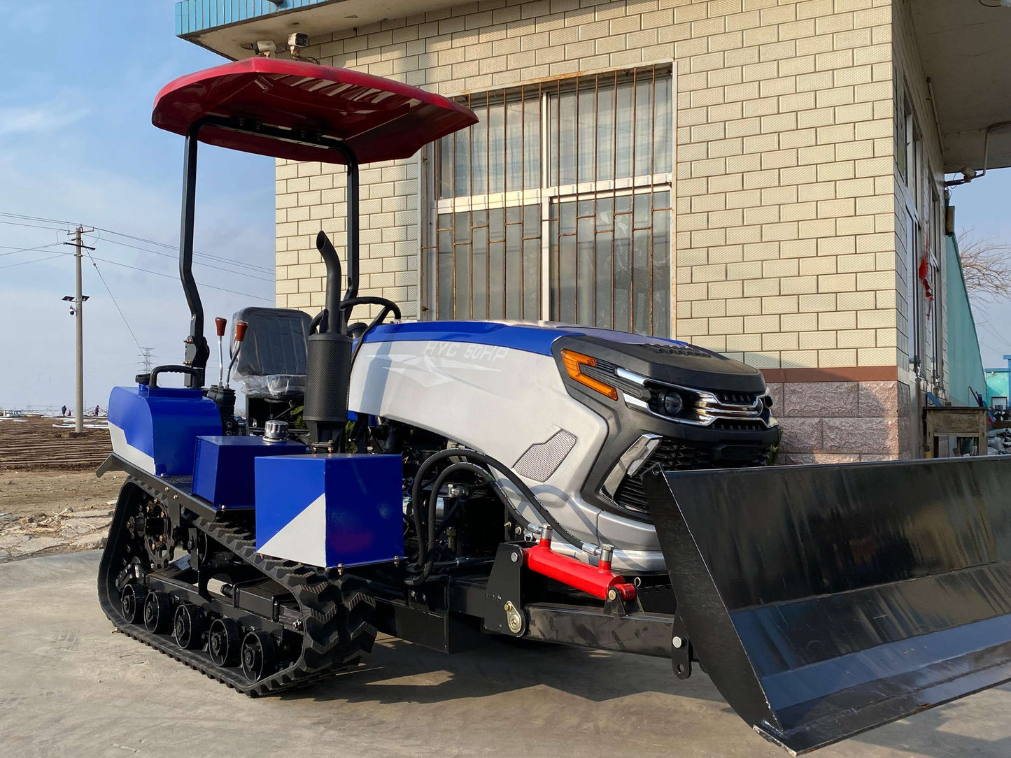 Tracteur à chenilles amphibie 50 ch 4 cylindres - TractPro-50